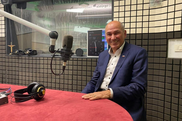 Kako Janša razume pojem »janšist« in kaj poreče o Logarju?